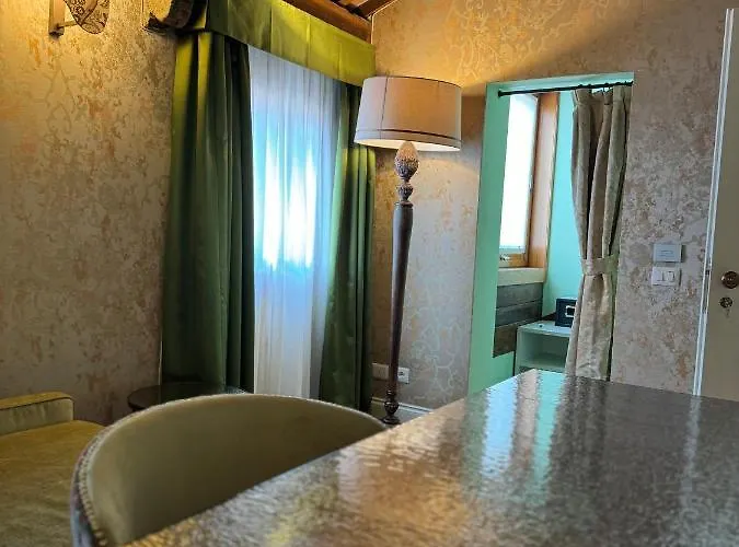 312 Piazza San Marco - Relais Il Doge Гостевой дом 4*