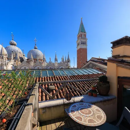 312 Piazza San Marco Gasthuis