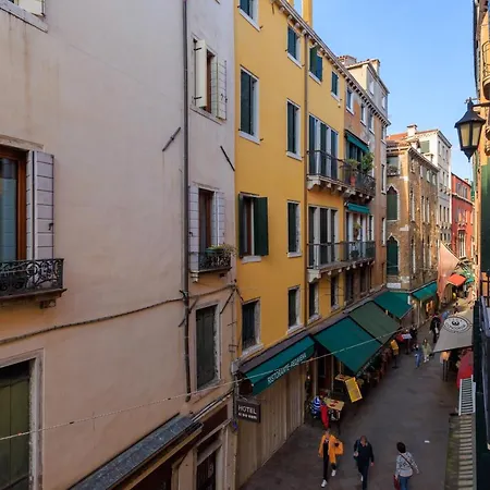 Relais Piazza San Marco