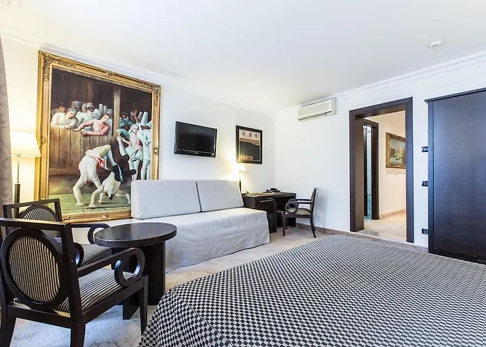 Relais Piazza San Marco 4*