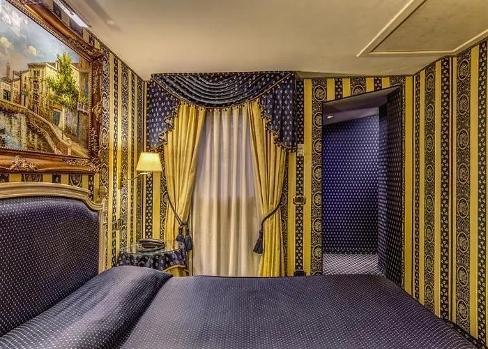 Relais Piazza San Marco 4*